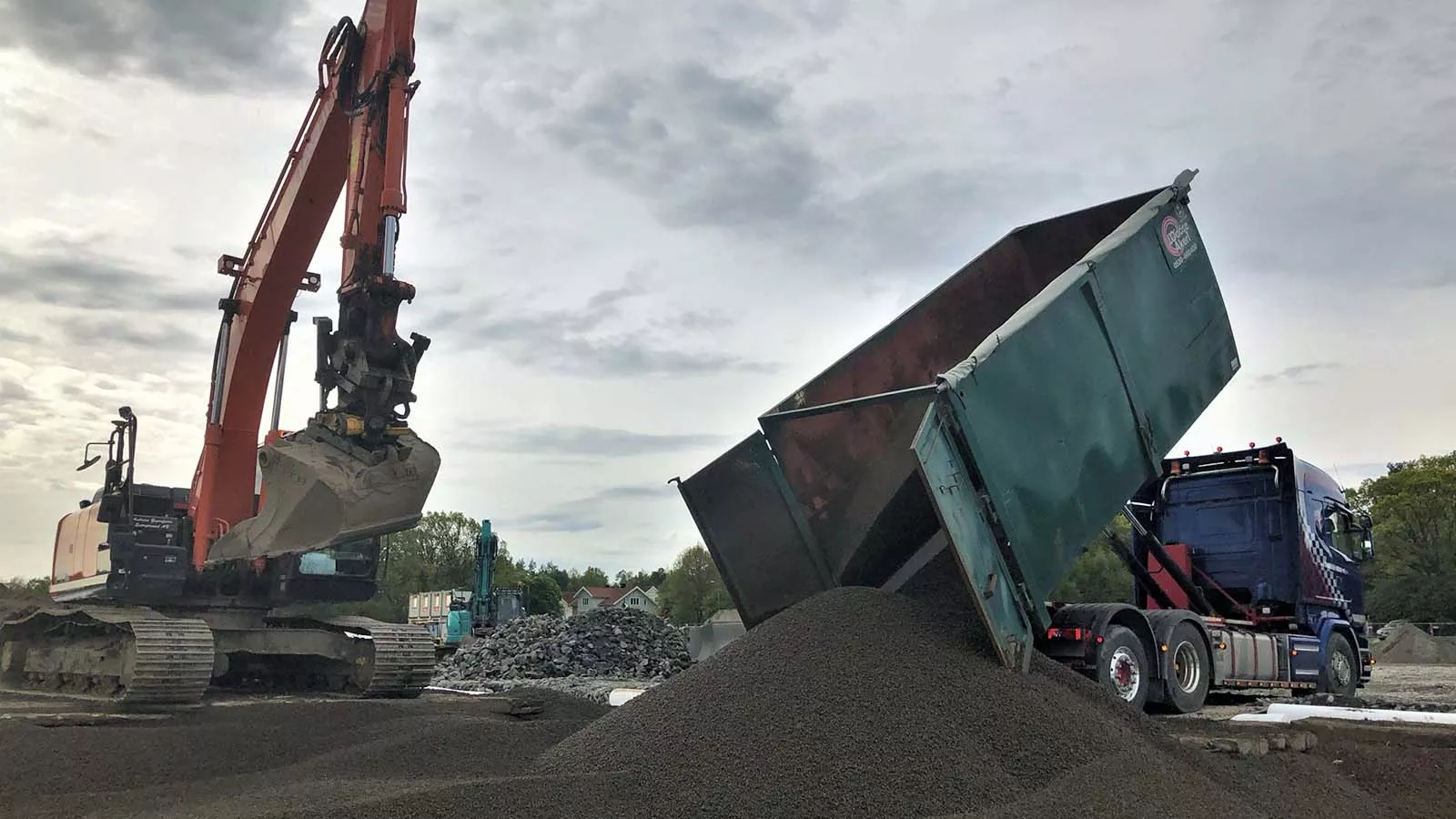 Anlieferung LKW mit Blähton